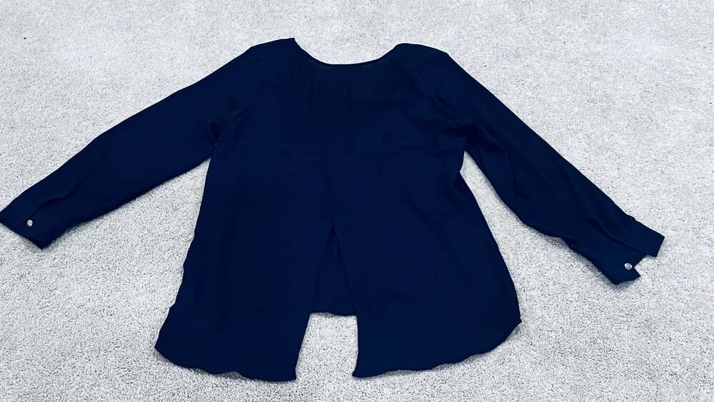 Ashley Stewart Navy Split Back Blouse Size 12 Button Front Long Sleeve - Picture 3 of 8